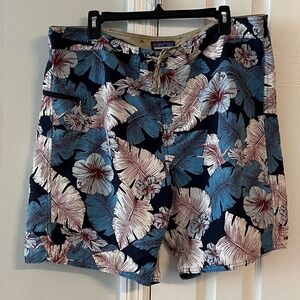 NWOT Patagonia Men's Wavefarer Board Shorts Surf Floral Hibiscus Hawaii Rare